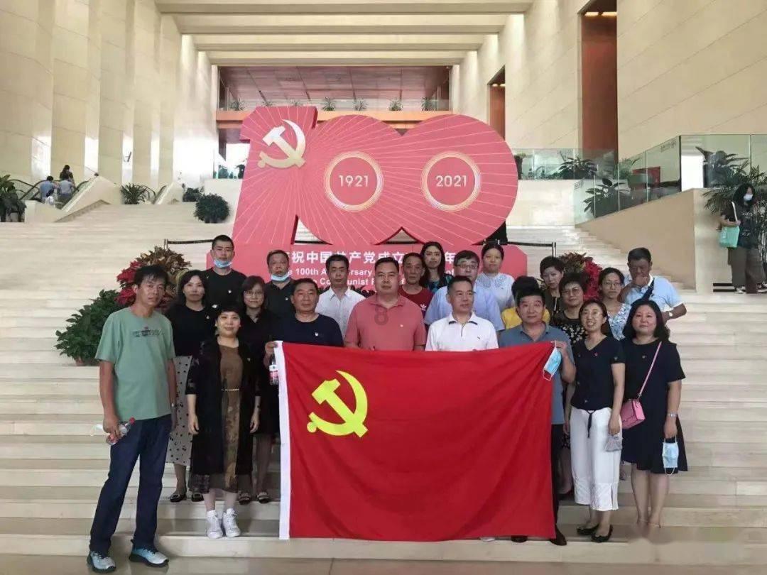 【风口解读】新品提升销售业绩+饰面板打开市场,华立股份2023年扣非净利预增超85%